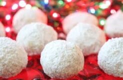 EASY Christmas Snowballs - Pecan Balls - So Easy, ANYONE Can Make These